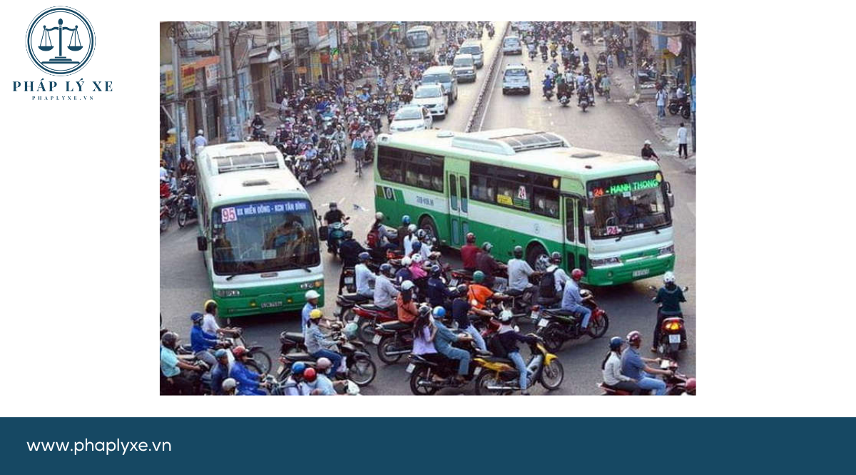 Giao thông công cộng là một trong những giải pháp cải thiện tình trạng kẹt xe