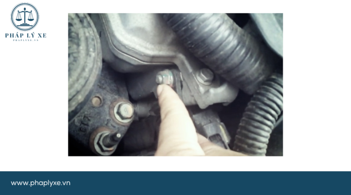 Ốc zin từ nhà máy không có dấu hiệu vặn ra cho thấy động cơ chưa bị đại tu. Ảnh Biccar