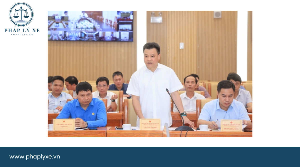 Ông Lê Kim Thành, Phó chủ tịch chuyên trách Uỷ ban An toàn giao thông quốc gia đề xuất tách làn xe cơ giới và thô sơ trên quốc lộ để giảm tai nạn giao thông. Ảnh Tạ Hải