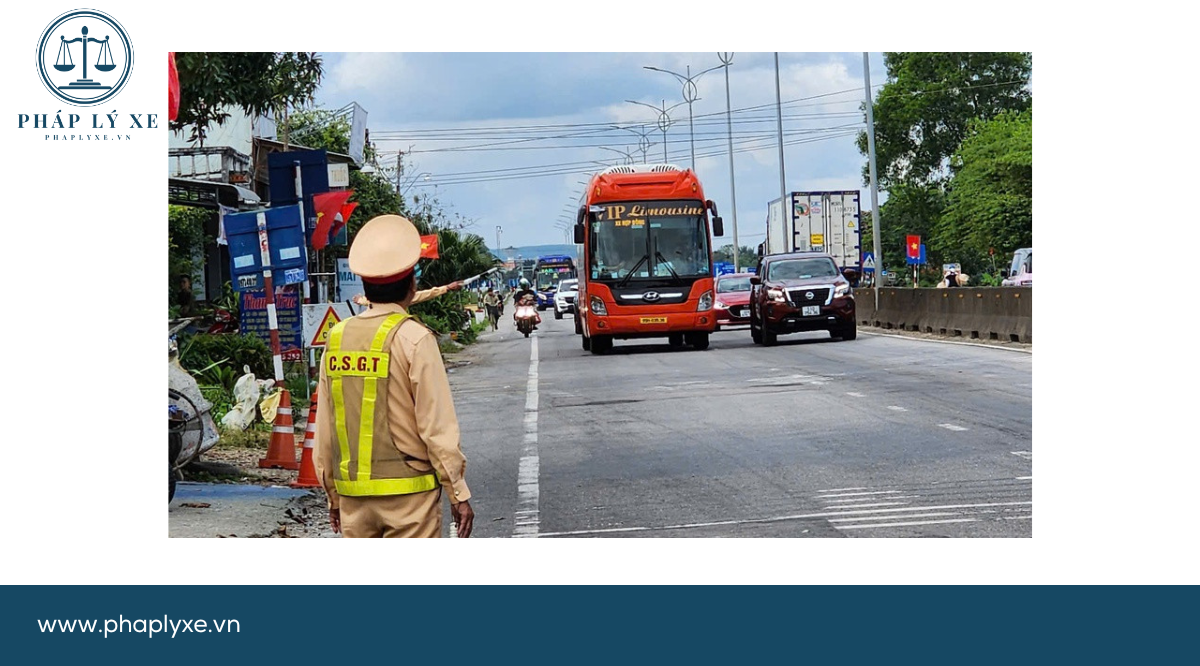 Quảng Ngãi tăng cường tuần tra kiểm soát xử lý nghiêm phương tiện chở quá tải, quá khổ.